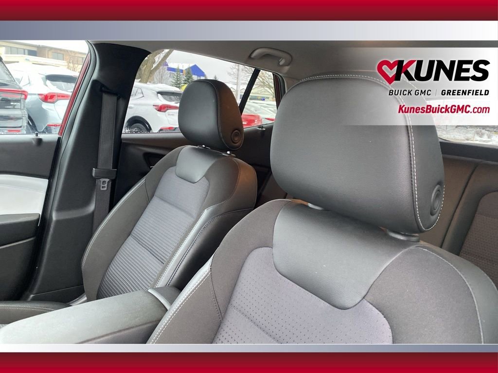 Used 2025 Chevrolet Trax LT image 15