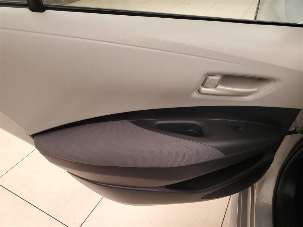 Used 2022 Toyota Corolla LE image 13