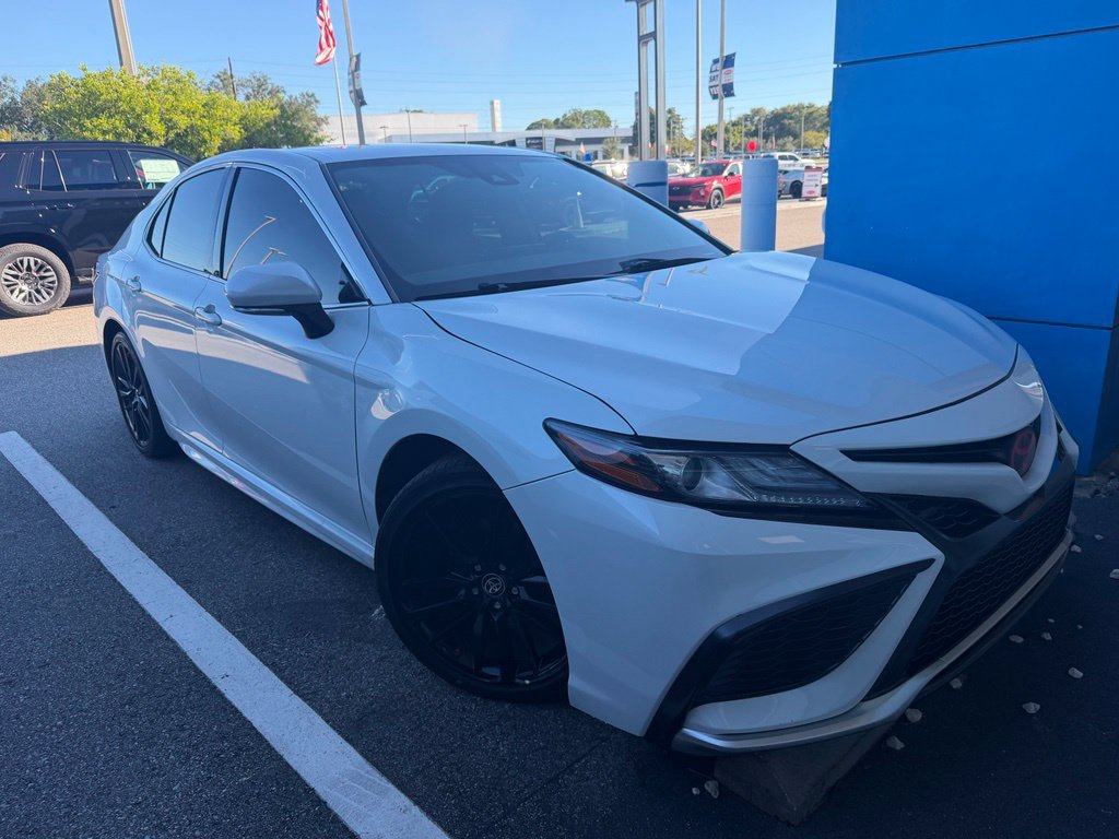 Used 2024 Toyota Camry XSE FWD image 3
