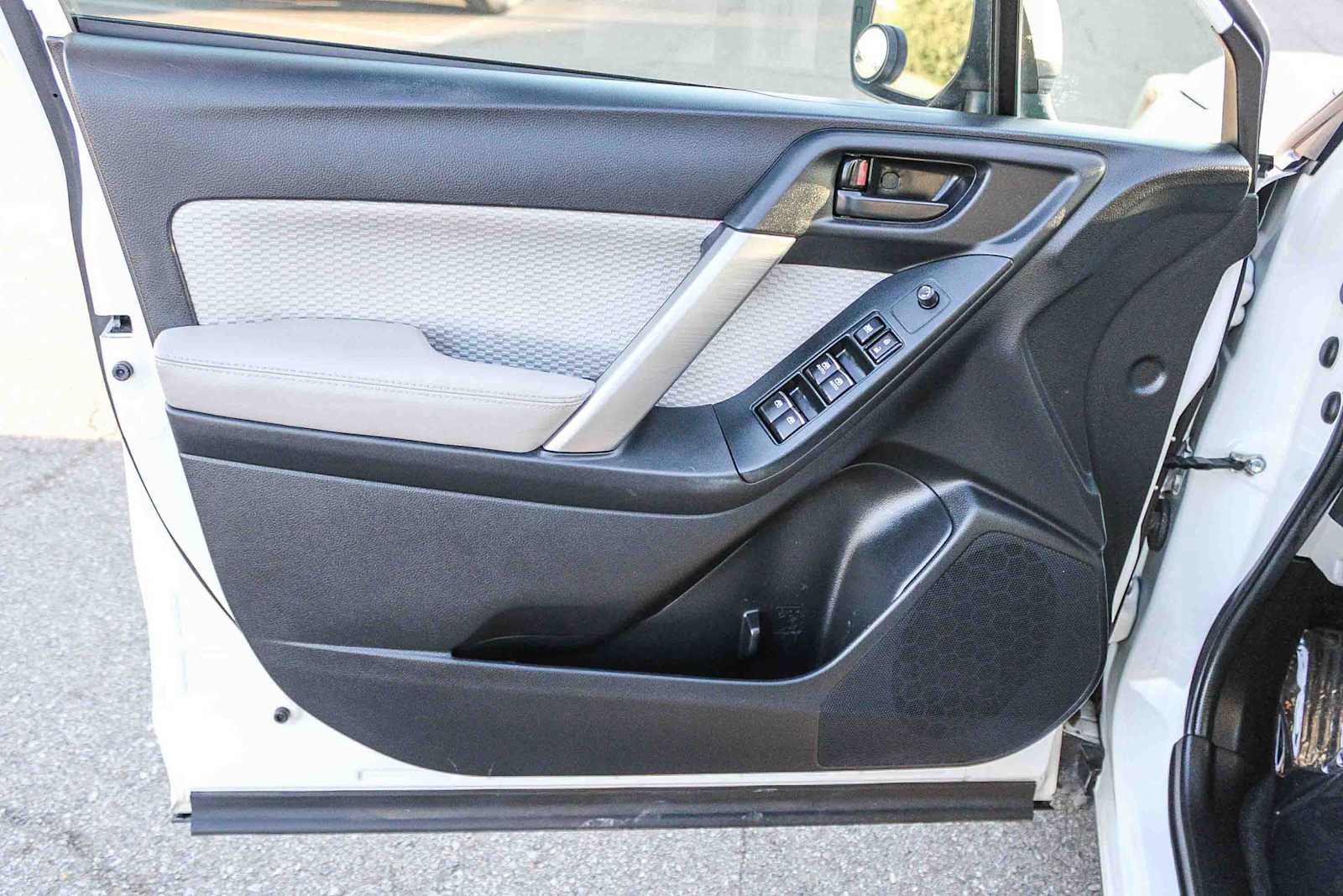 Used 2018 Subaru Forester 2.5i w/ Alloy Wheel Package image 17