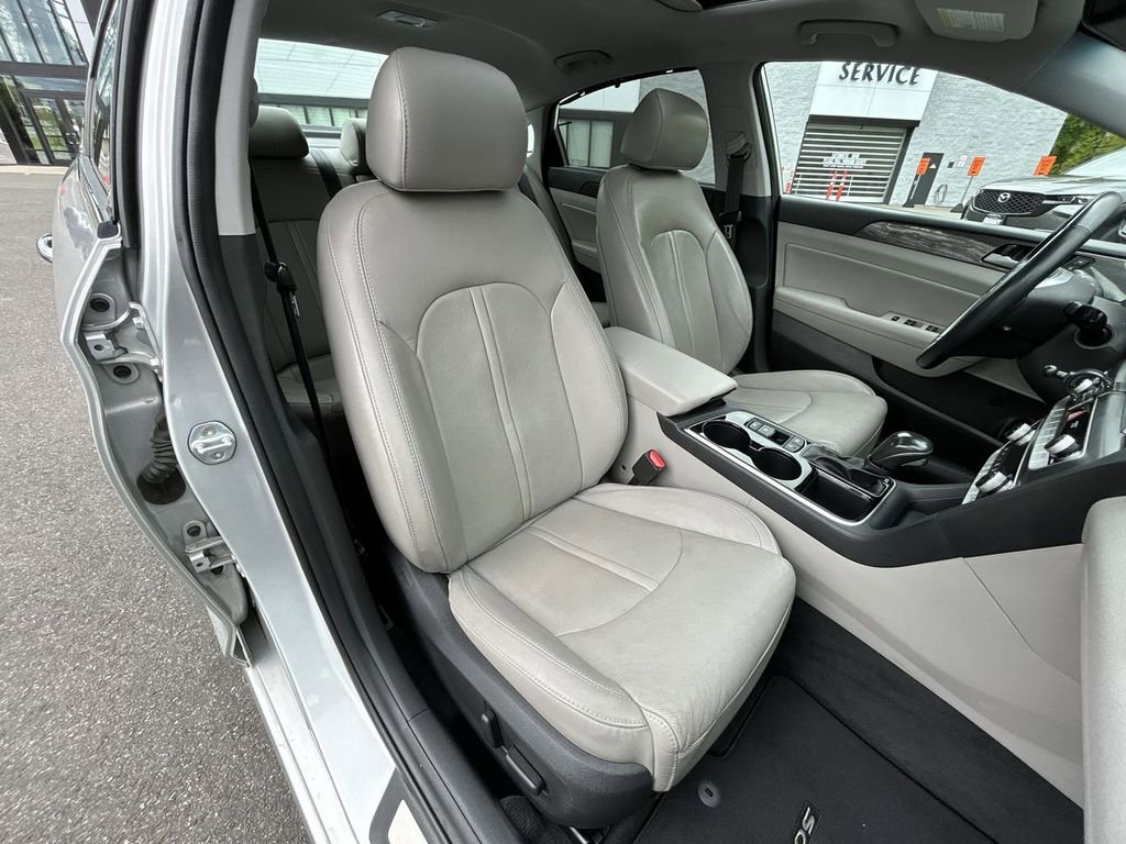 Used 2018 Hyundai Sonata Limited w/ Limited Ultimate Package 03 FWD image 25