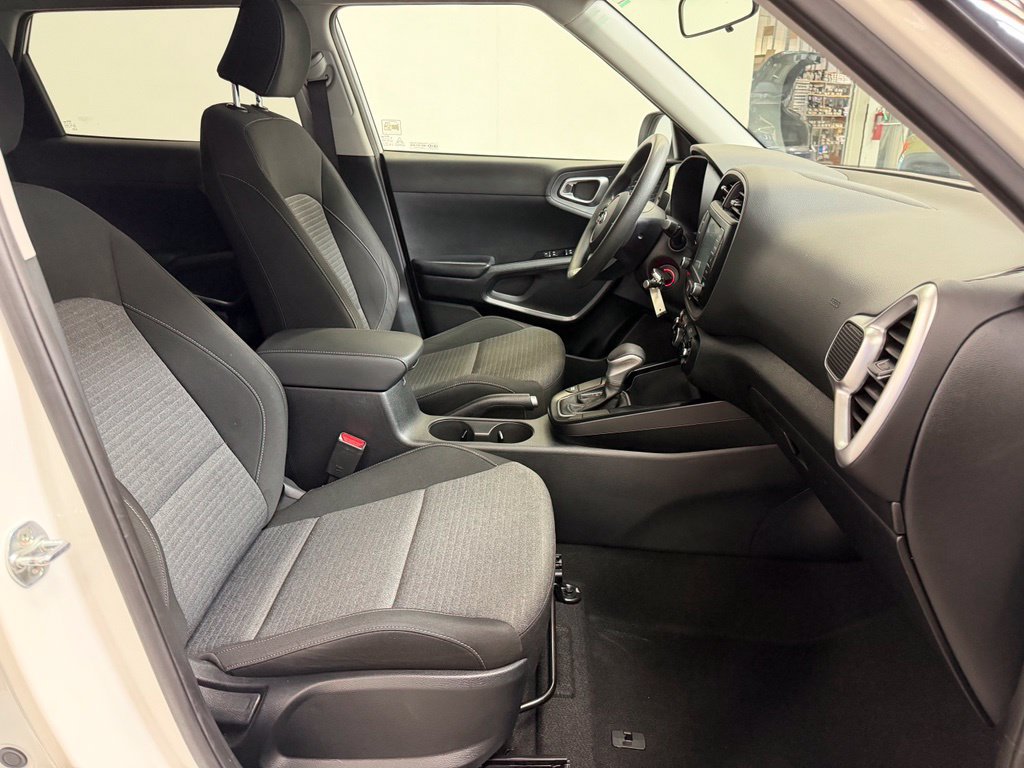 Used 2021 Kia Soul S FWD image 10