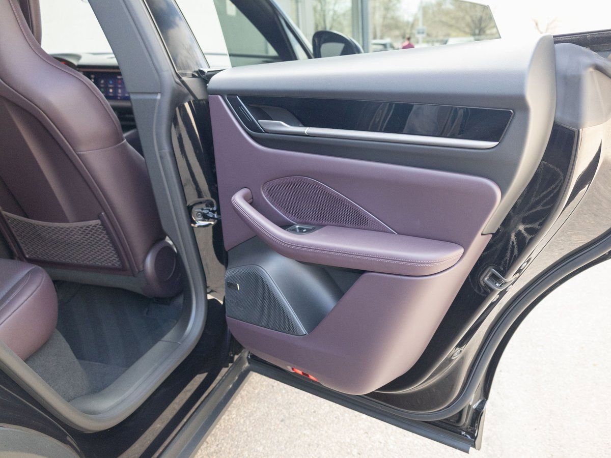 New 2025 Porsche Macan 4 Electric image 39