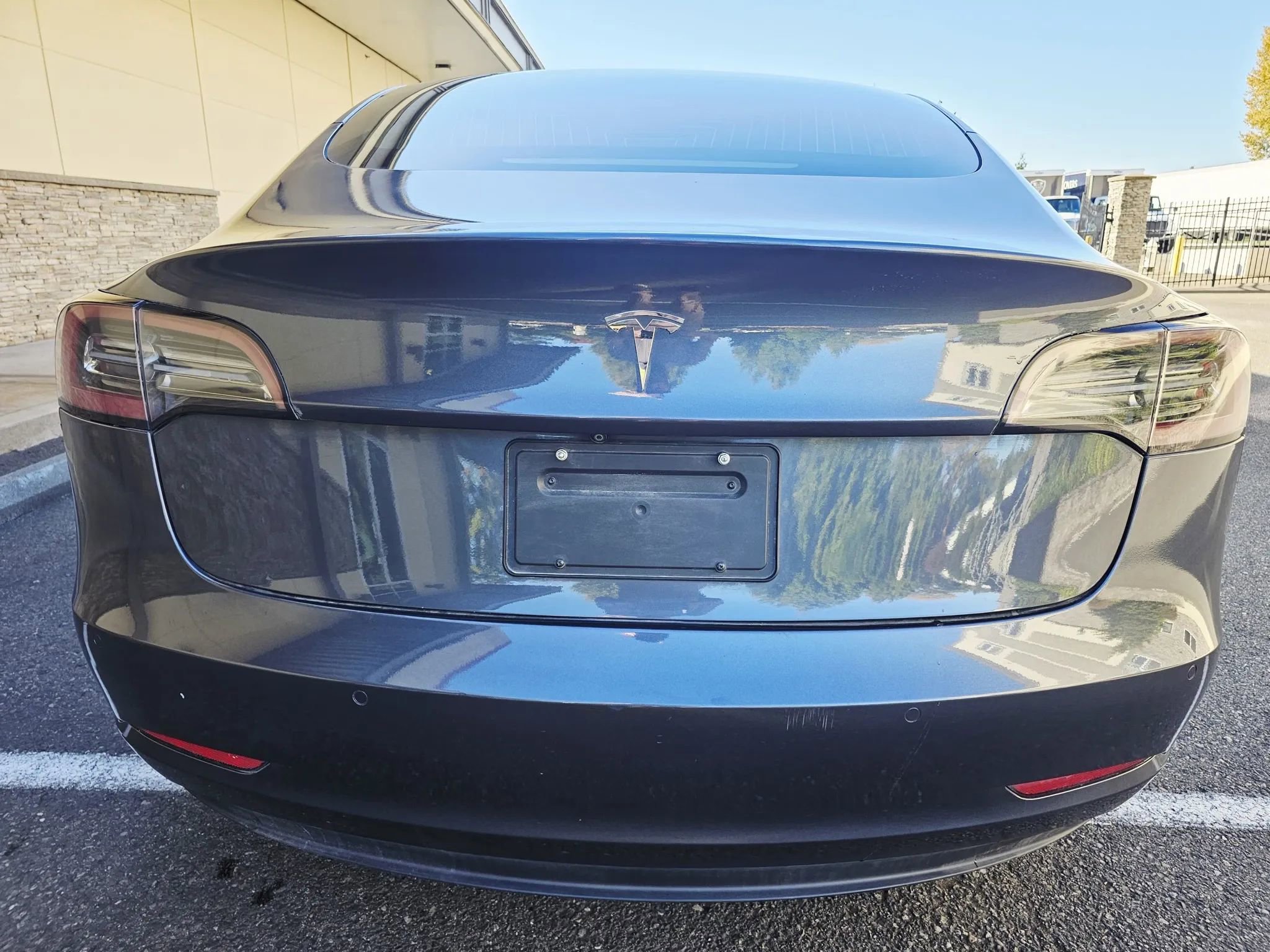 Used 2019 Tesla Model 3 Standard Range Plus image 4
