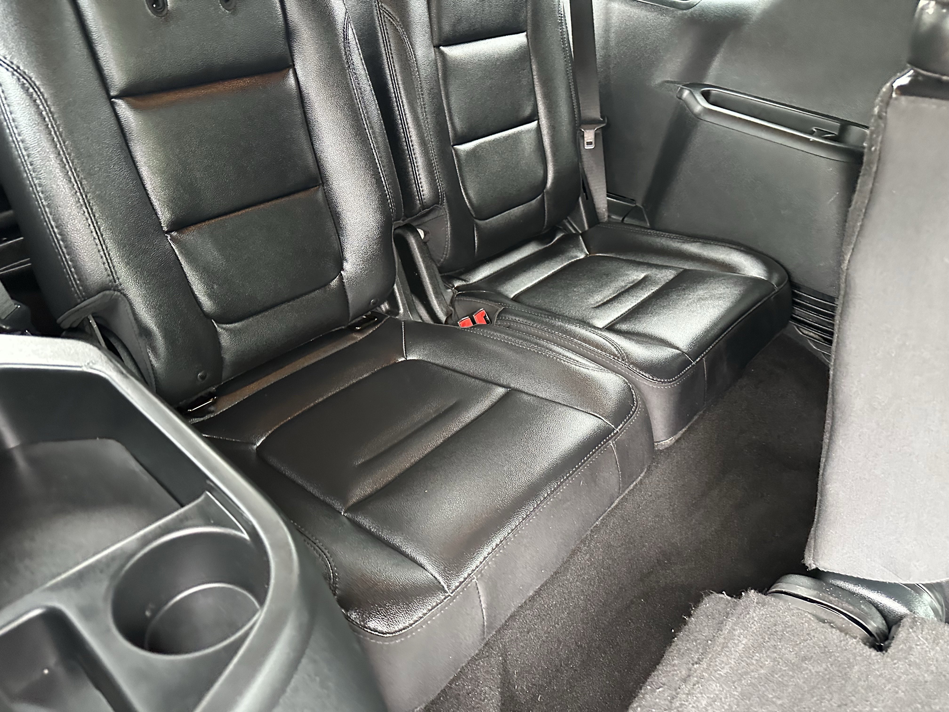 Used 2019 Ford Explorer XLT w/ Equipment Group 202A AWD/4WD image 9