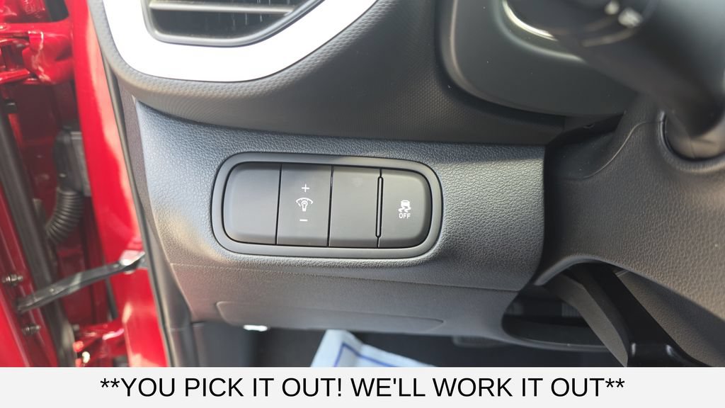Used 2025 Hyundai Venue Limited FWD image 13