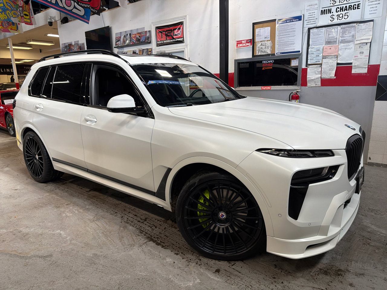 Used 2023 BMW ALPINA XB7 image 29