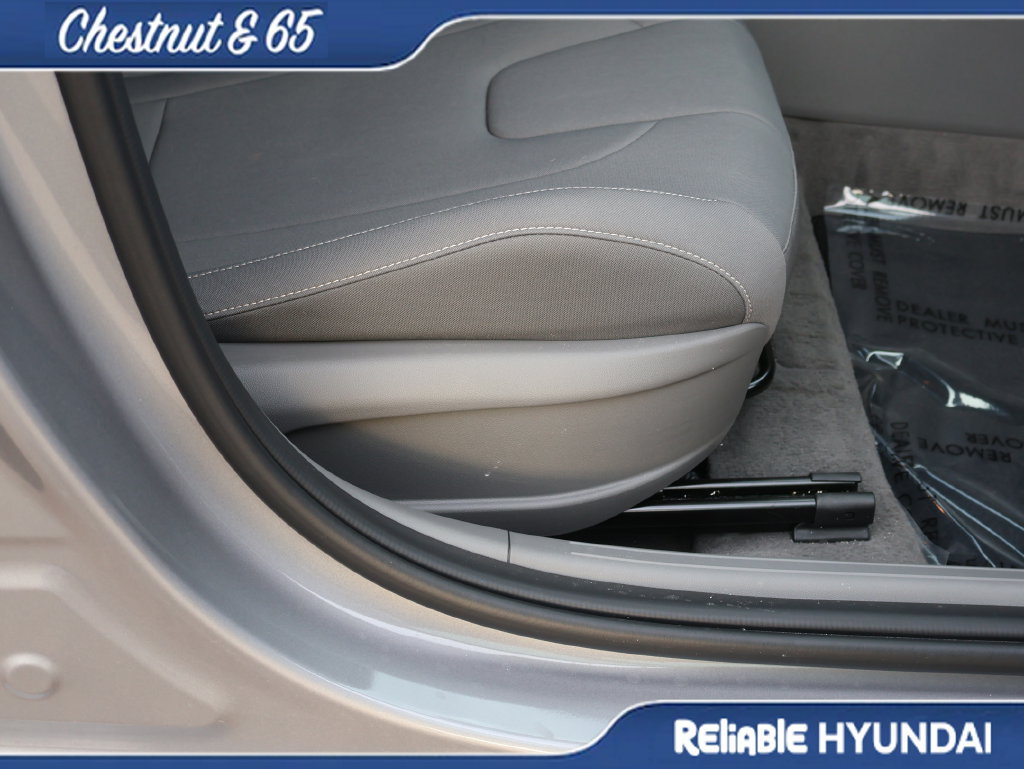 Certified 2025 Hyundai Elantra Sport FWD image 10