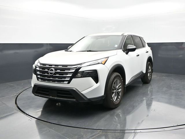 Certified 2025 Nissan Rogue S FWD image 4