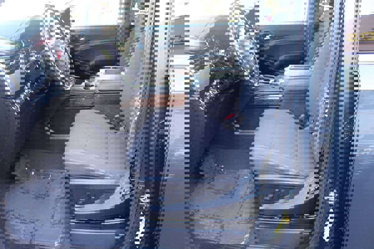 Used 2019 Chevrolet Suburban LS w/ All-Season Package image 14