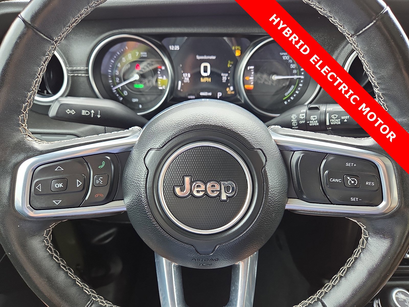Used 2023 Jeep Wrangler Unlimited Sahara w/ Cold Weather Group AWD/4WD image 24