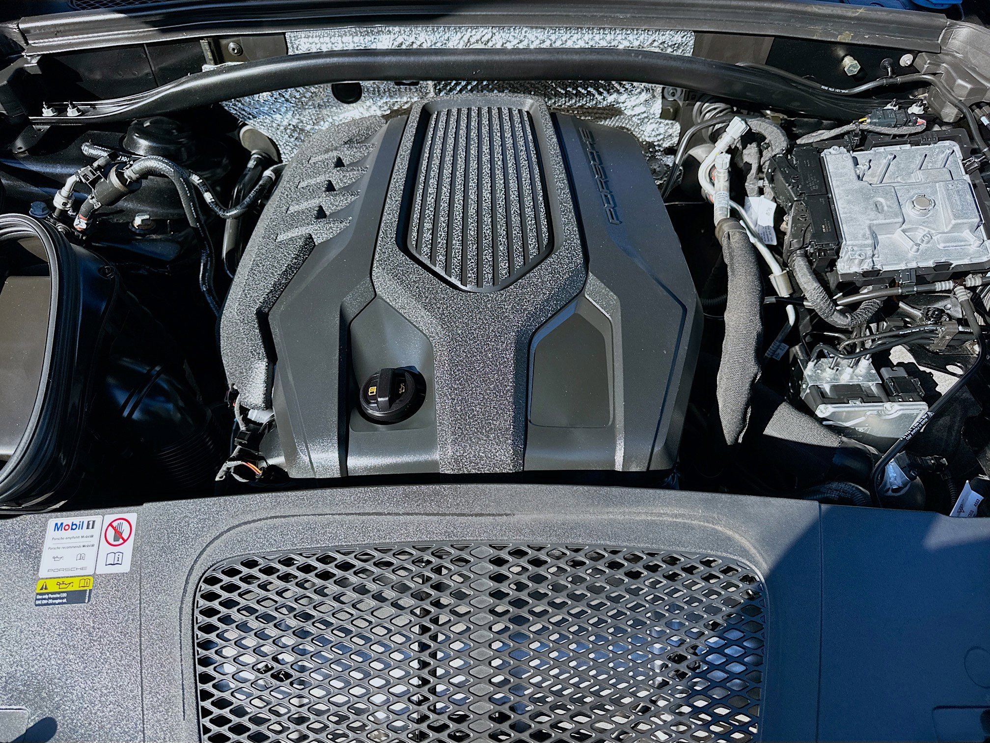 Used 2022 Porsche Macan image 34