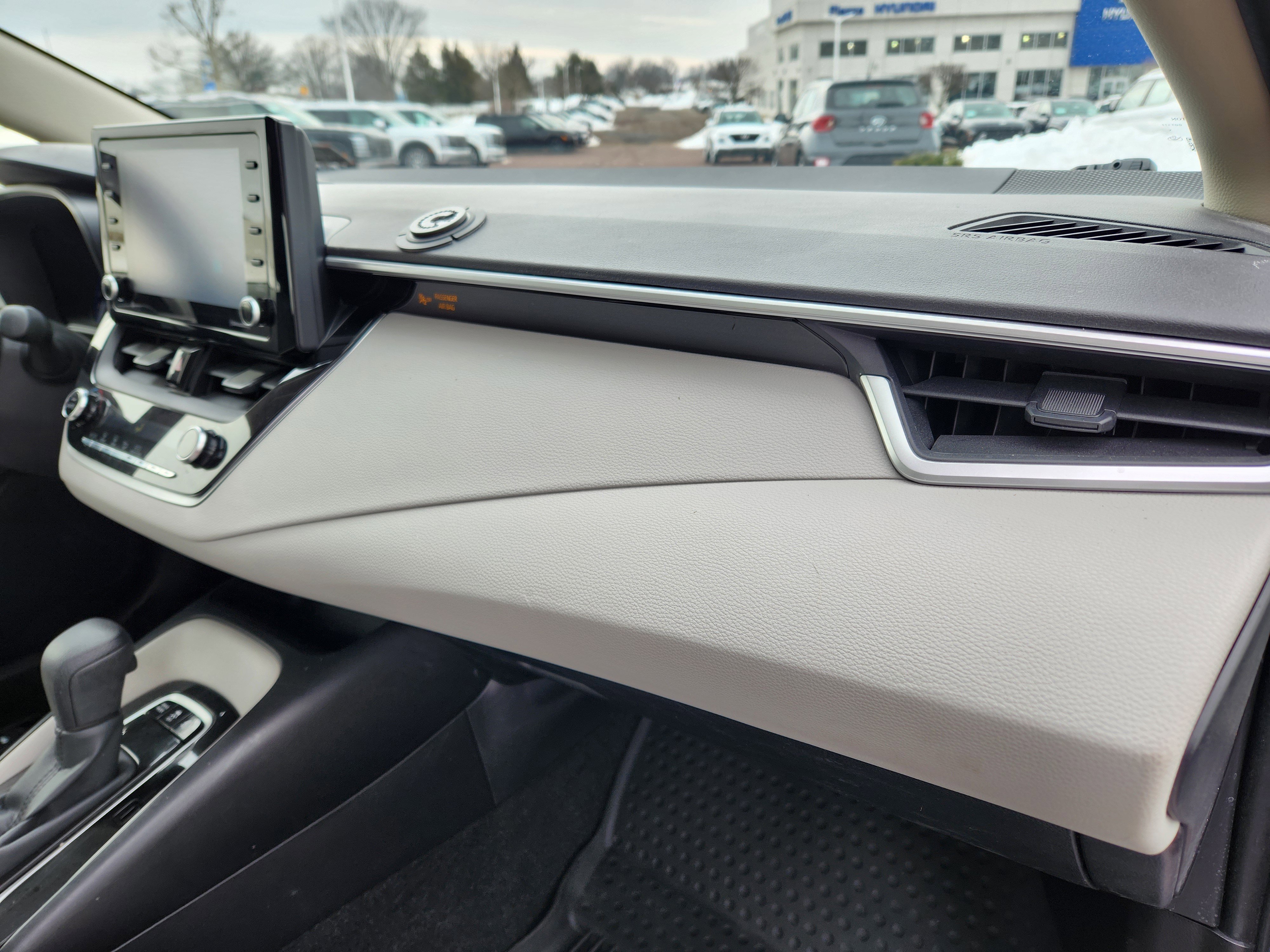 Used 2022 Toyota Corolla LE image 17