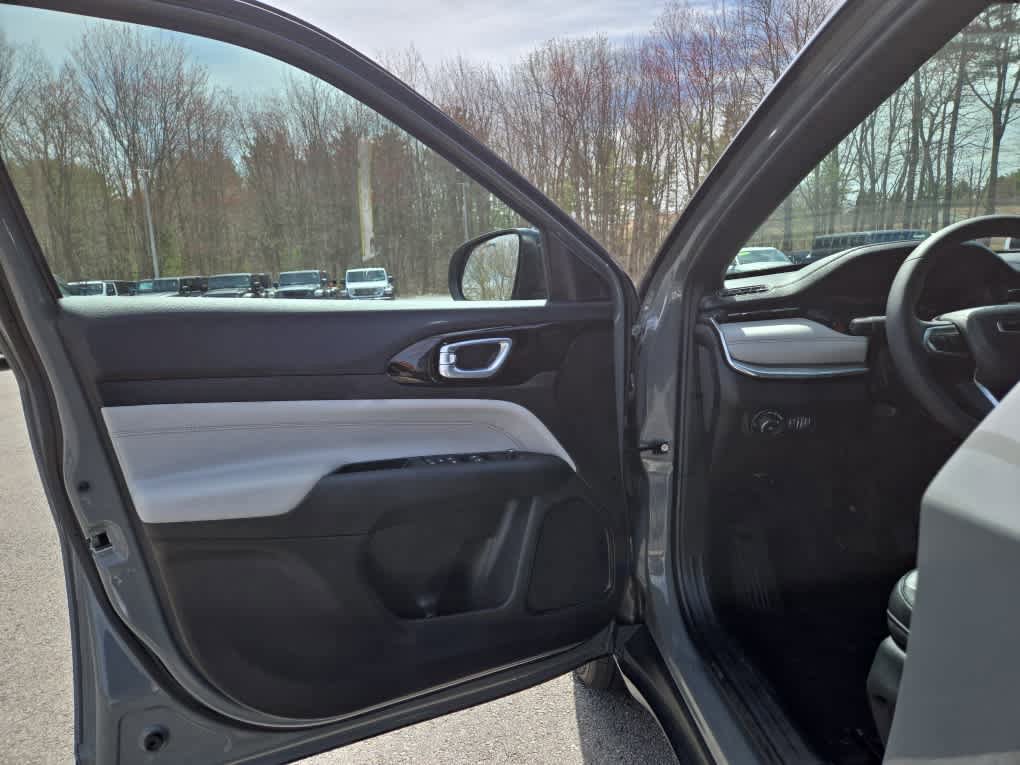 Used 2024 Jeep Compass Limited AWD/4WD image 16