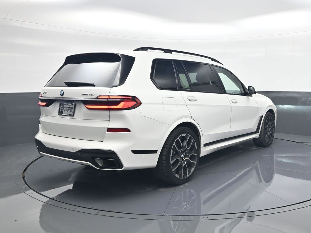Used 2024 BMW X7 xDrive40i w/ Executive Package image 6