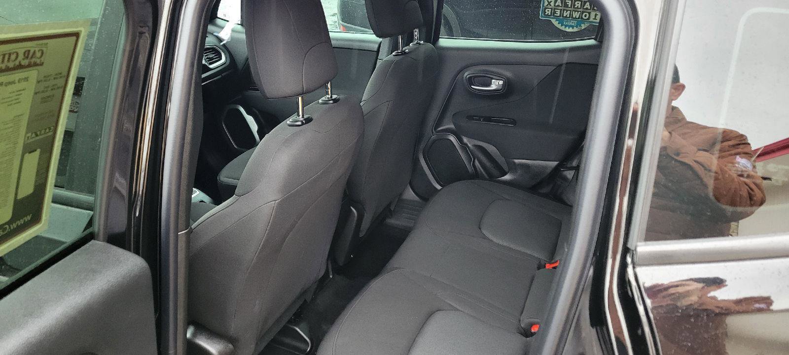 Used 2019 Jeep Renegade Sport image 6