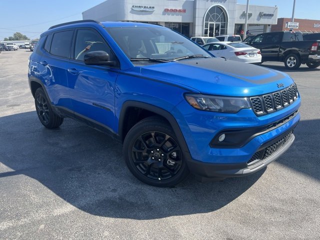 New 2026 Jeep Compass Latitude w/ Mopar Graphics Package