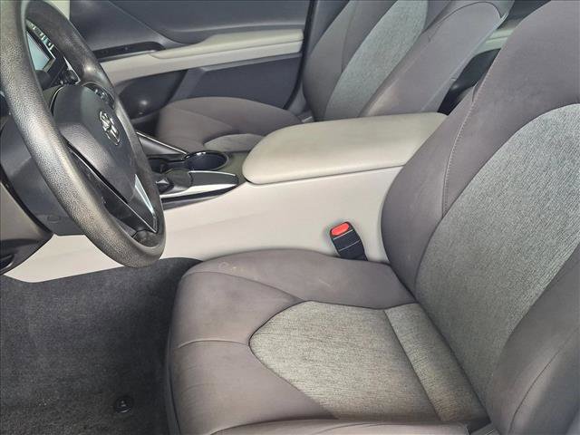 Used 2019 Toyota Camry LE FWD image 15