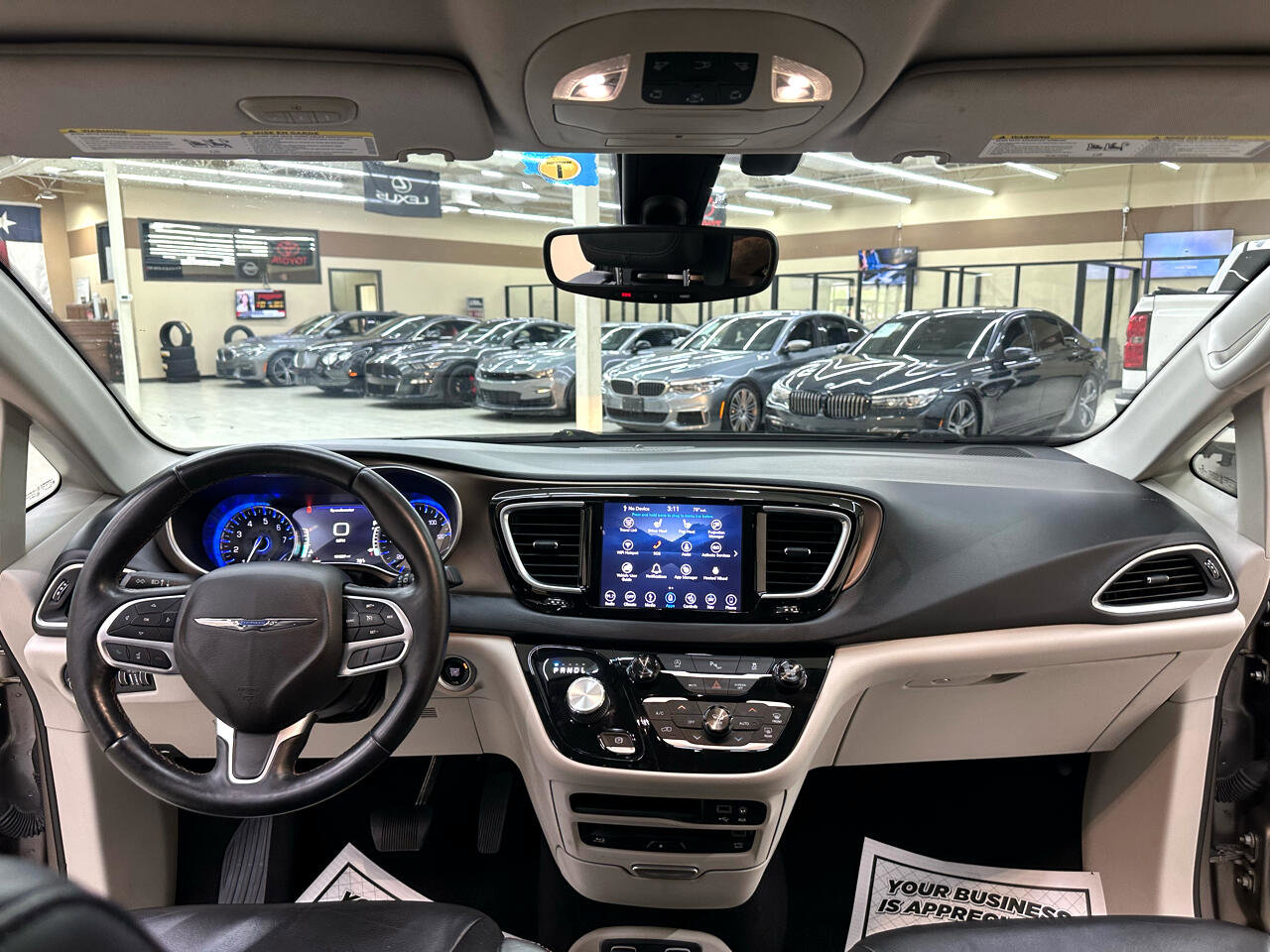 Used 2018 Chrysler Pacifica Touring-L Plus image 33