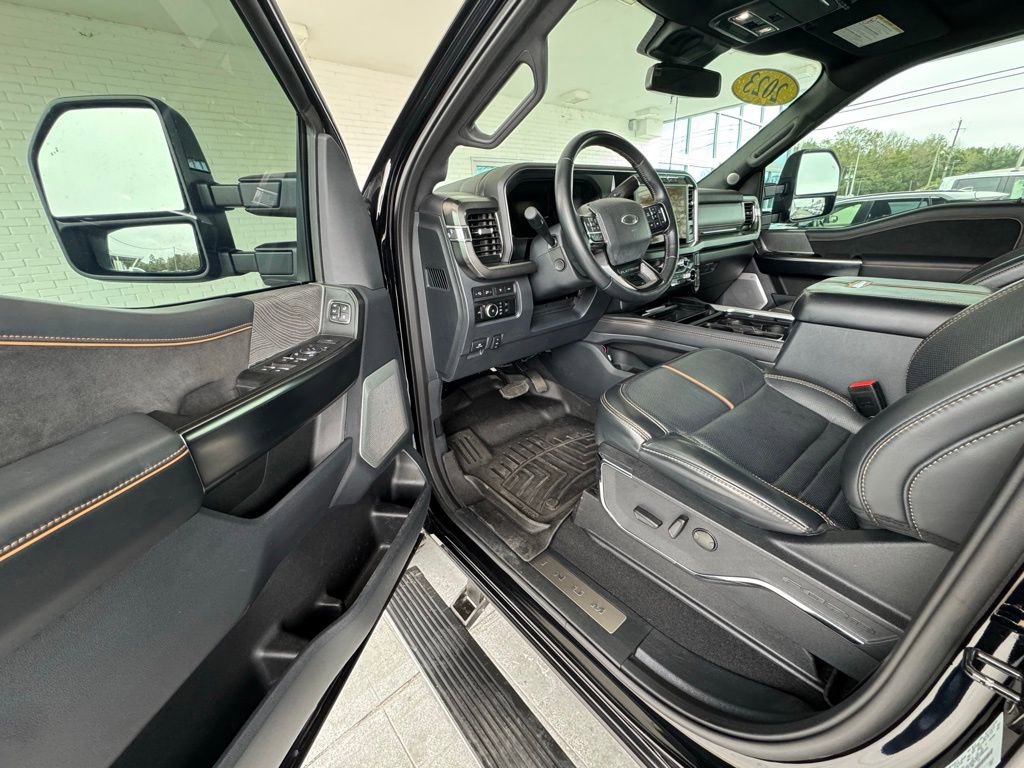 Used 2023 Ford F250 Platinum image 12