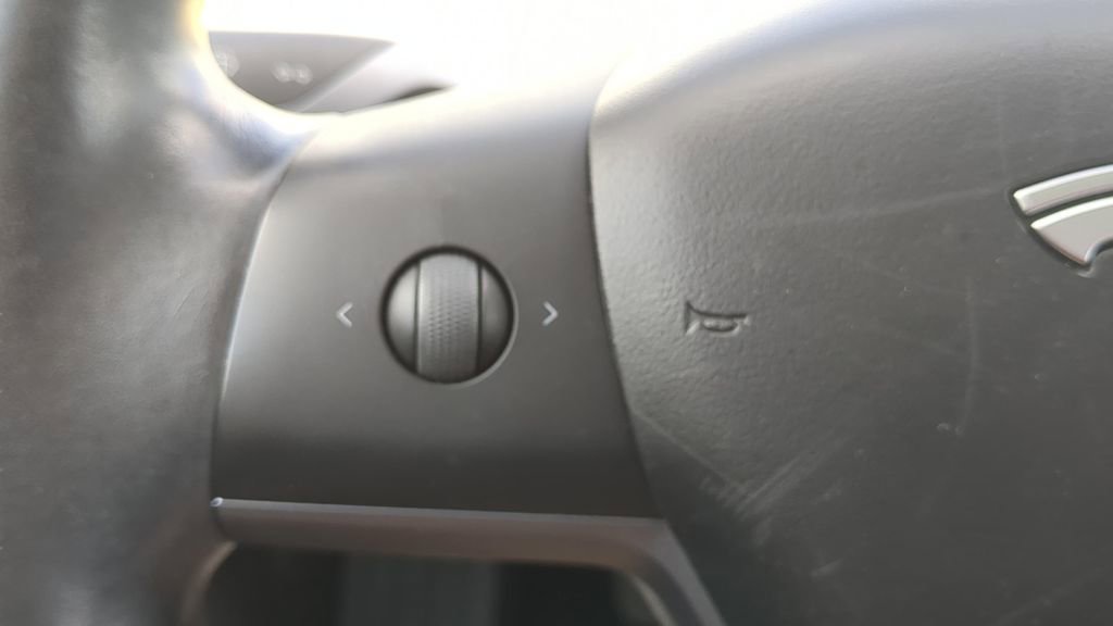 Used 2018 Tesla Model 3 Long Range image 28