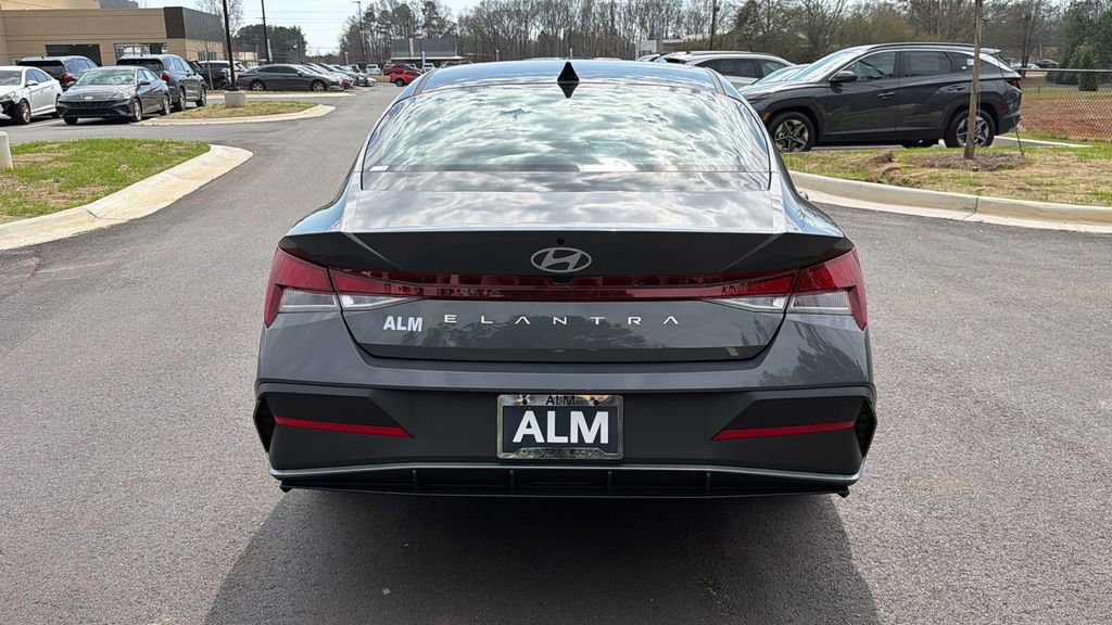 New 2026 Hyundai Elantra SE image 6