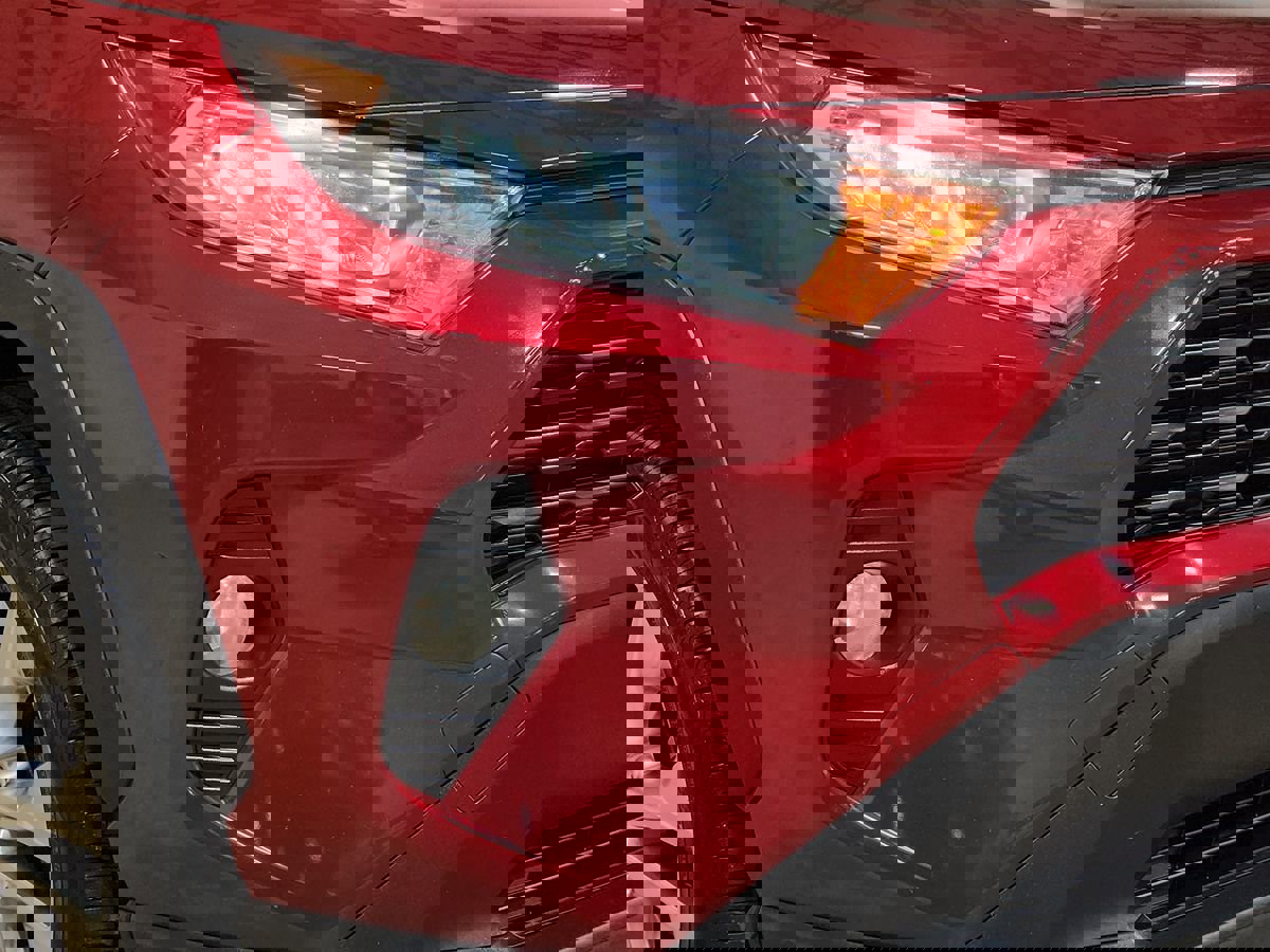 Used 2019 Toyota RAV4 XLE Premium image 13