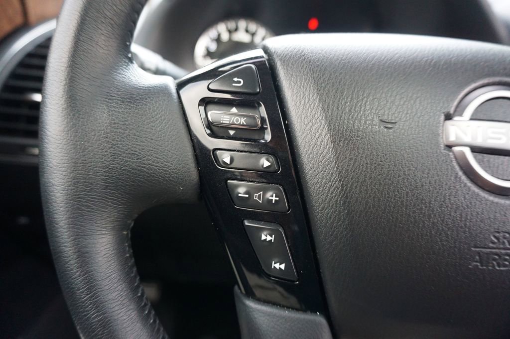 Used 2023 Nissan Armada SL w/ Captain's Chairs Package image 8