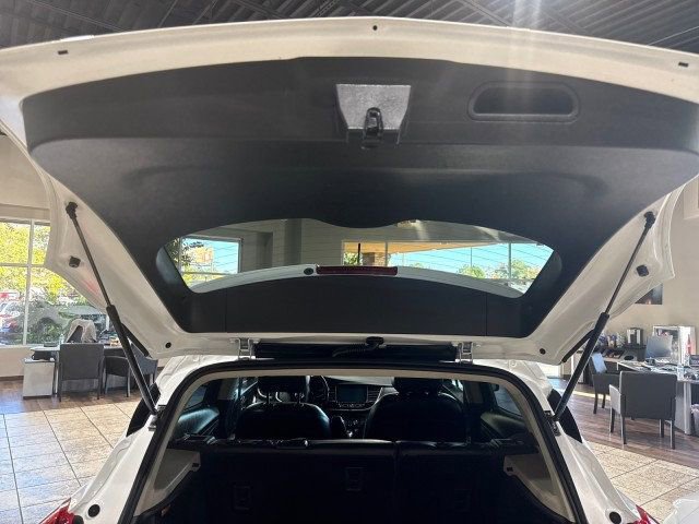 Used 2020 Buick Encore Essence image 8