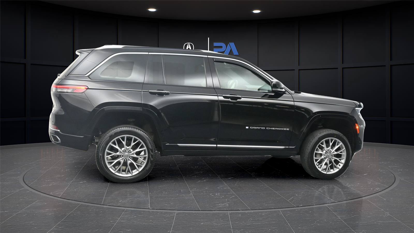 Used 2022 Jeep Grand Cherokee Summit AWD/4WD image 28