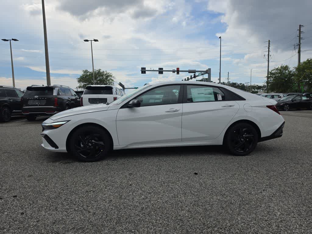 New 2026 Hyundai Elantra SEL Sport FWD image 3