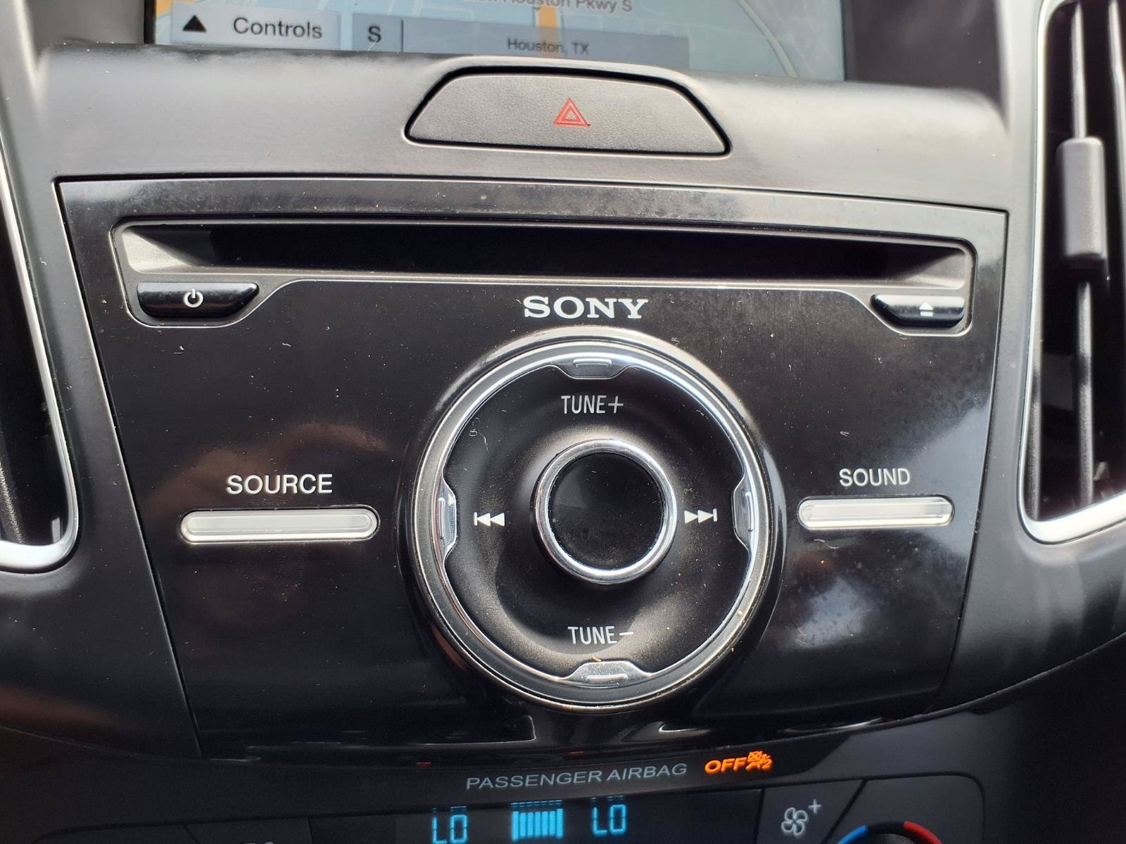 Used 2018 Ford Focus Titanium FWD image 8