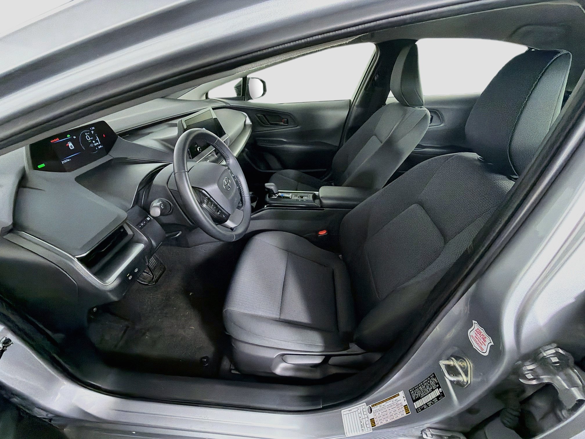 Used 2025 Toyota Prius LE FWD image 13