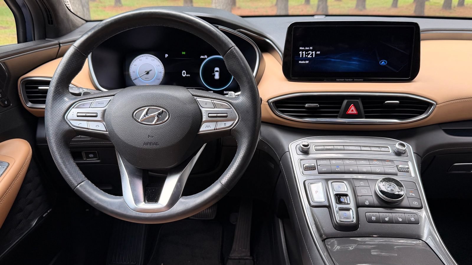 Used 2023 Hyundai Santa Fe Calligraphy FWD image 3