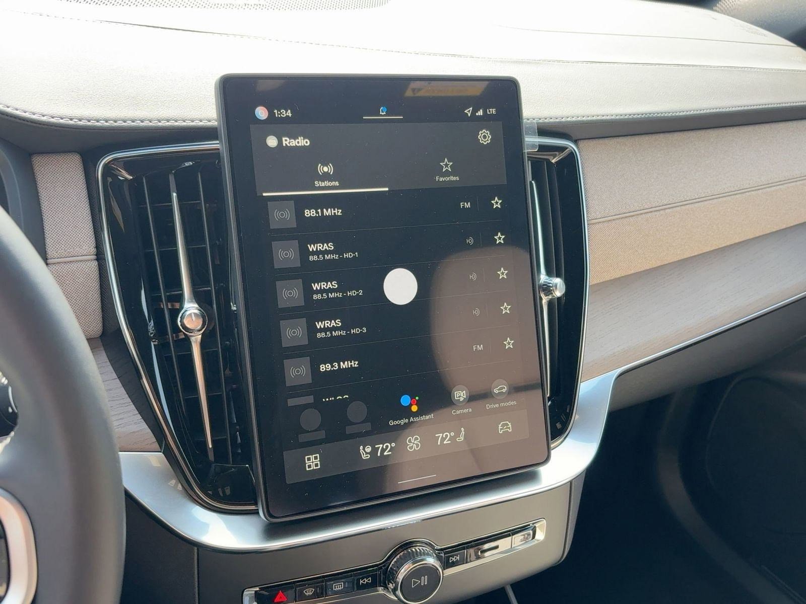 New 2026 Volvo XC90 B6 Plus w/ Protection Package Premier image 21