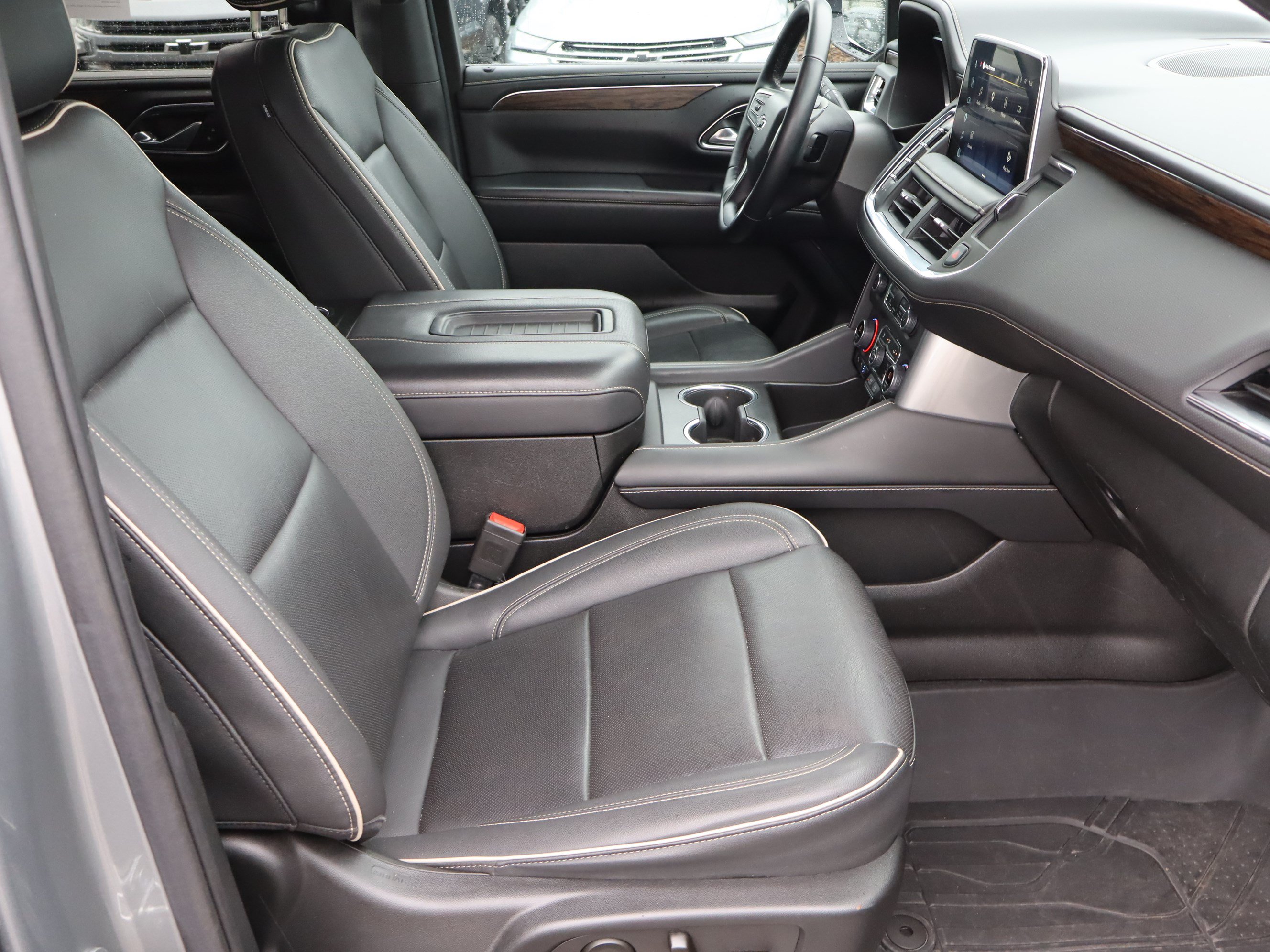 Used 2023 Chevrolet Tahoe Premier w/ Premium Package 2 AWD/4WD image 40