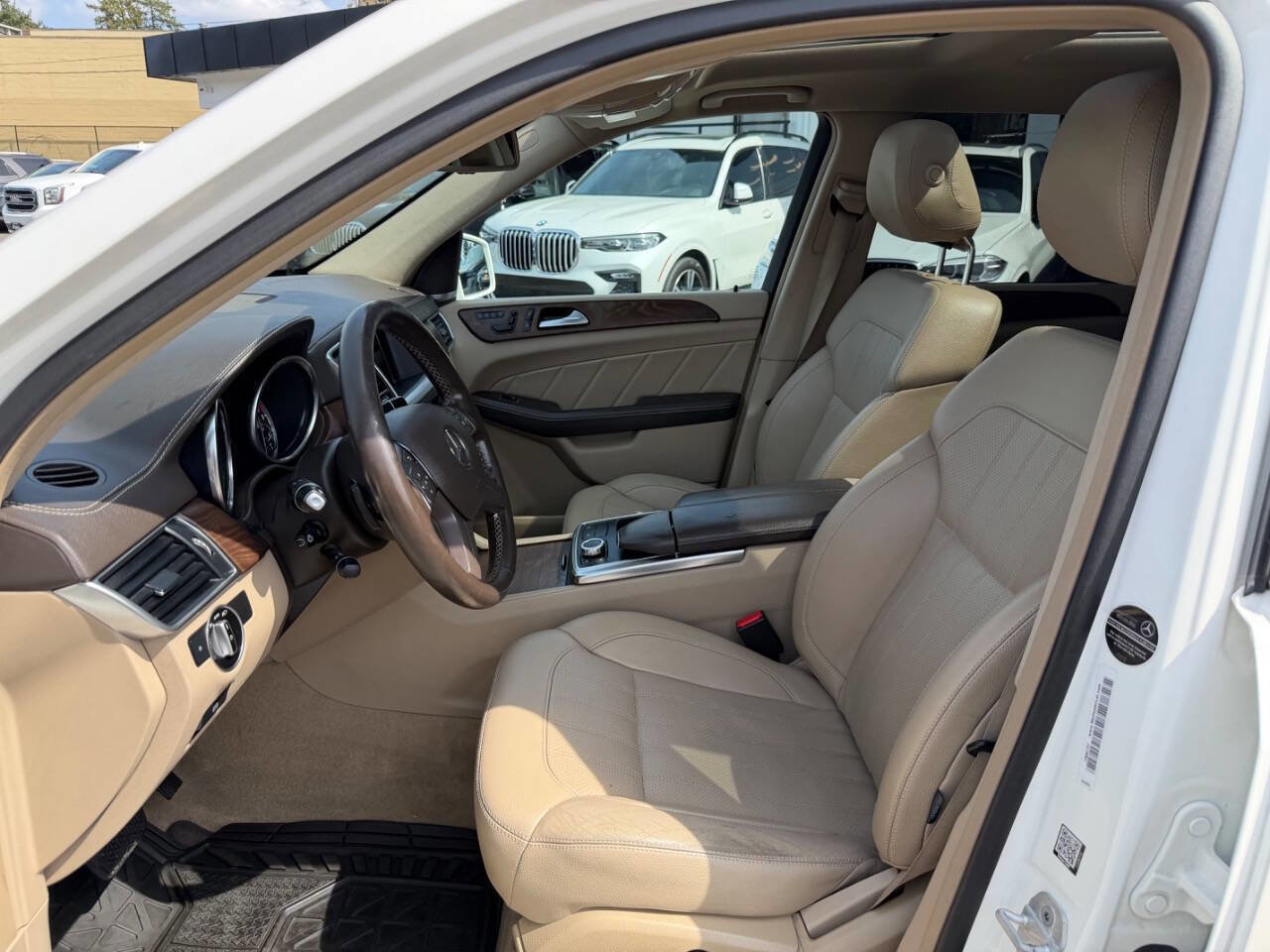 Used 2016 Mercedes-Benz GL 450 4MATIC w/ Premium I Package image 48