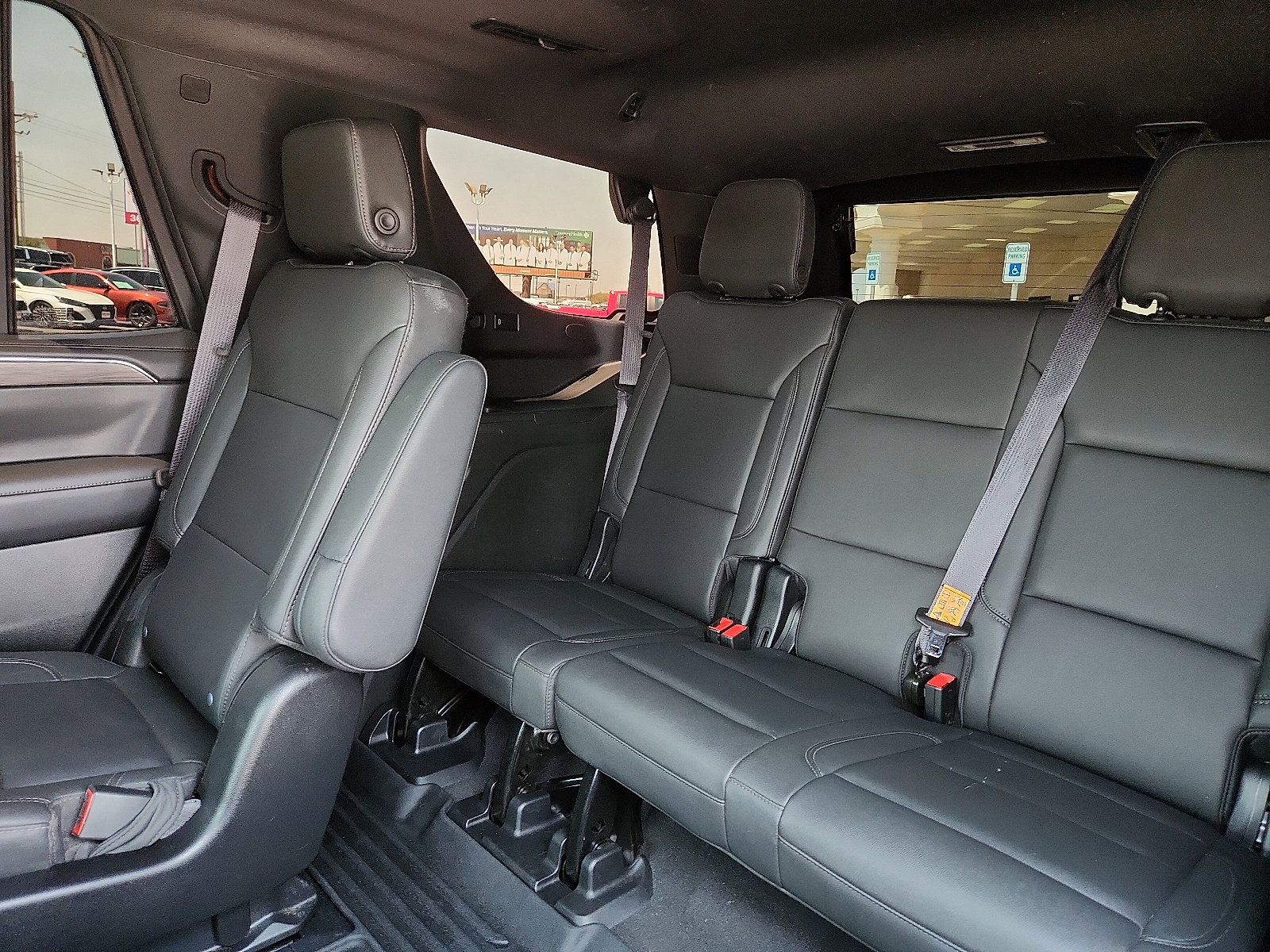 Used 2024 Chevrolet Tahoe Z71 w/ Luxury Package image 9