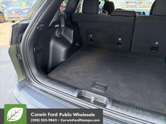 Used 2019 Jeep Cherokee Latitude w/ Popular Appearance Group AWD/4WD image 30