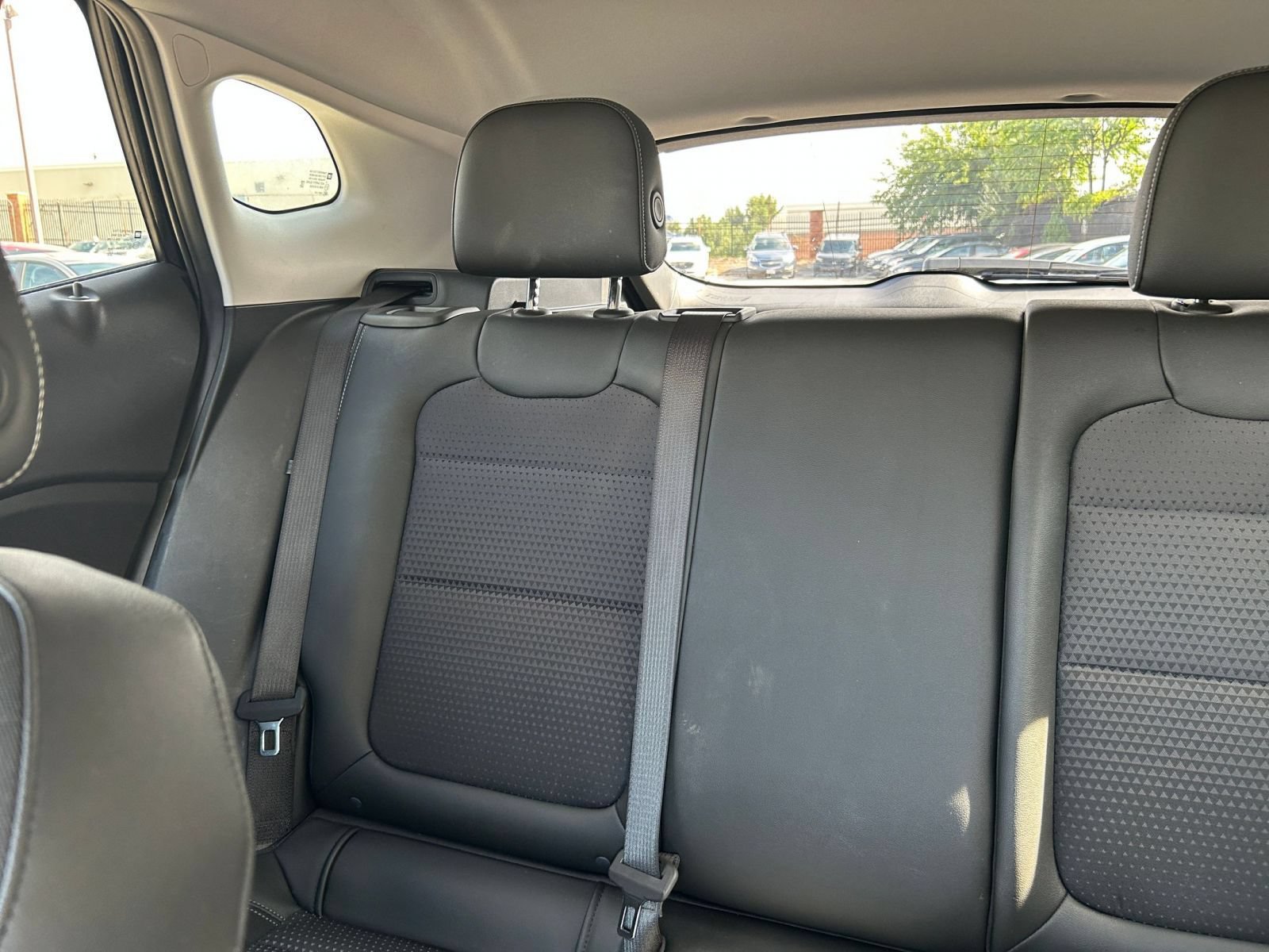 Used 2025 Chevrolet Trax LT w/ LT Convenience Package FWD image 34