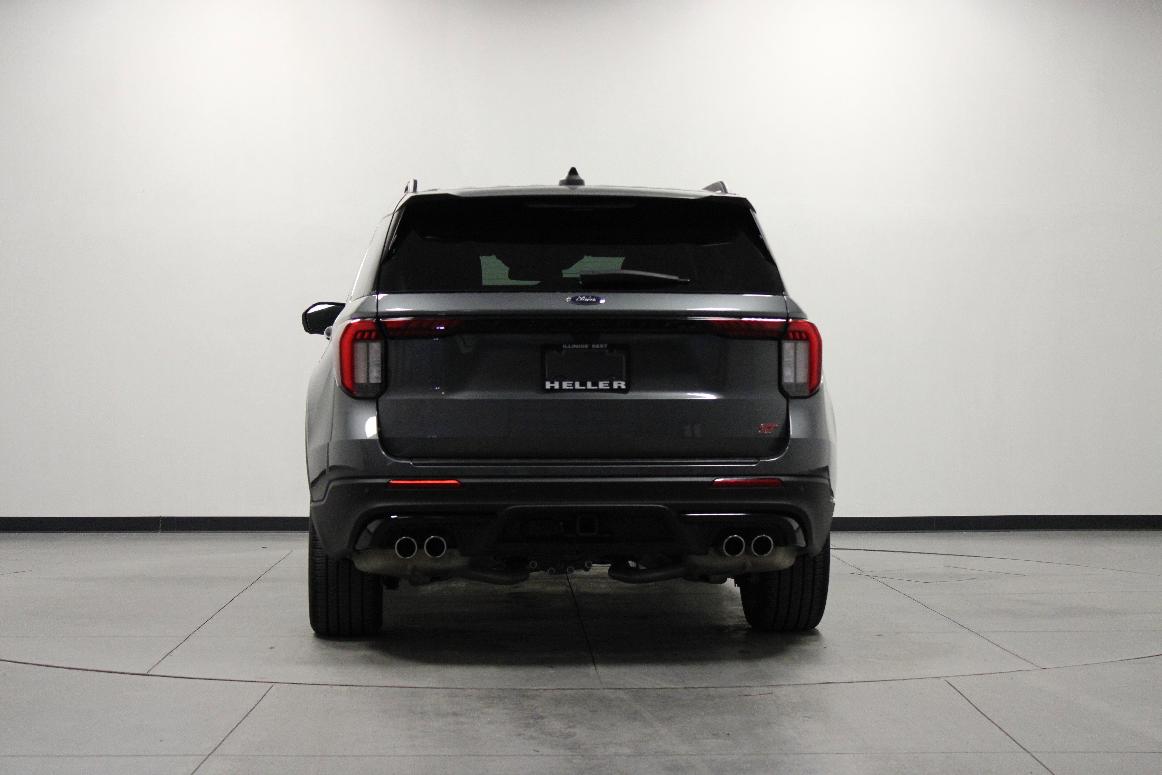 Used 2025 Ford Explorer ST image 5