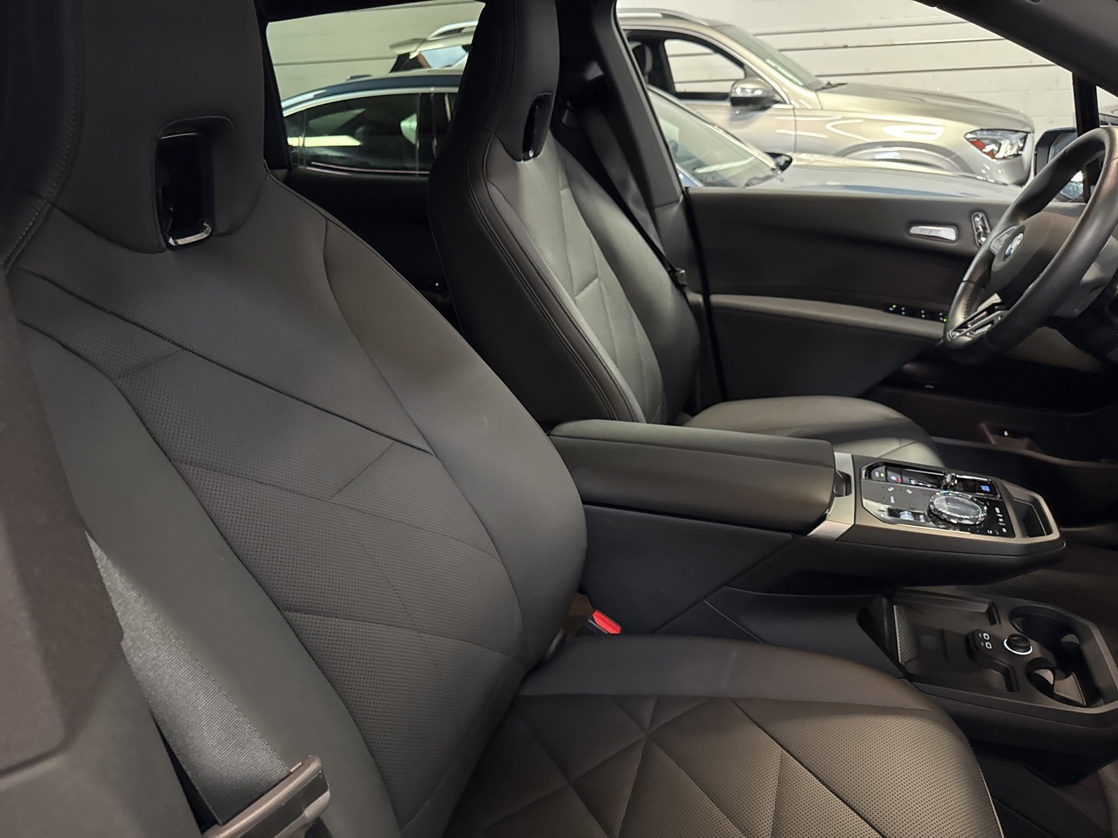 Used 2025 BMW iX xDrive50 w/ Premium Package image 32