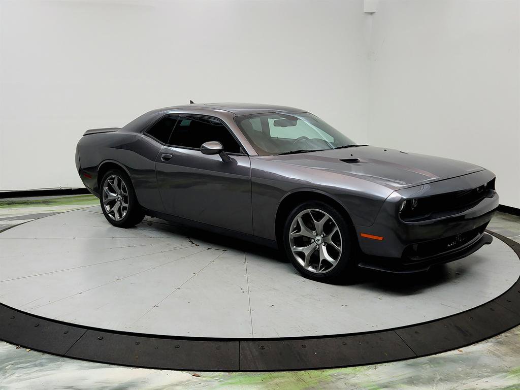 Used 2017 Dodge Challenger SXT Plus image 3