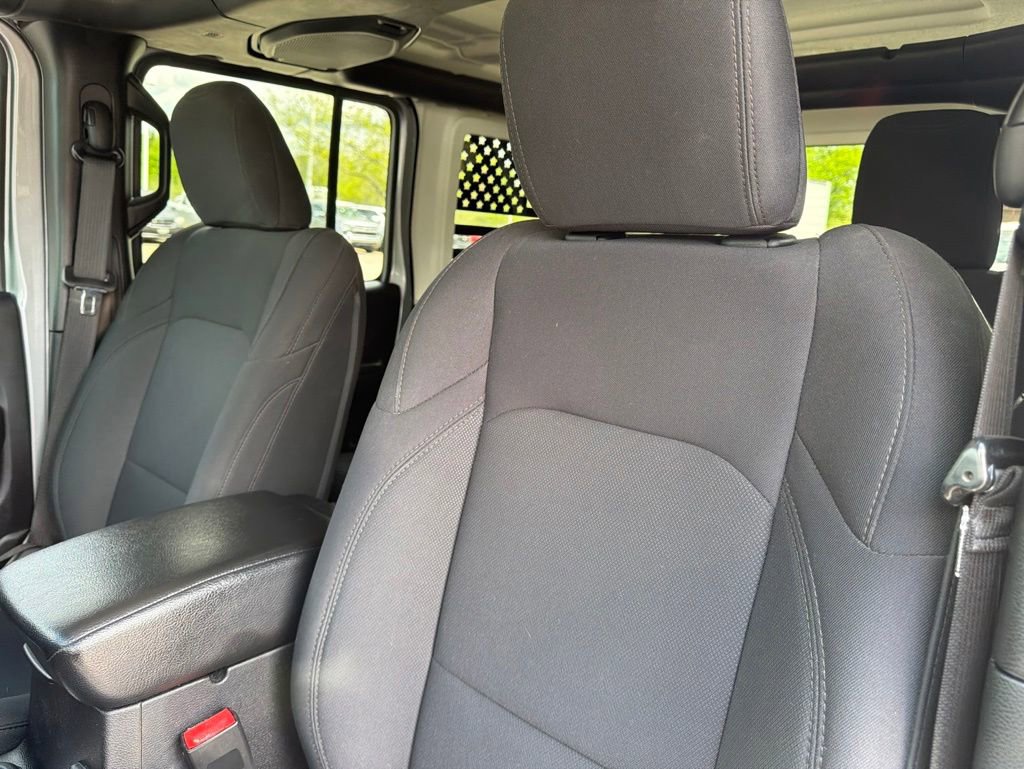 Used 2018 Jeep Wrangler Unlimited Sport S AWD/4WD image 9