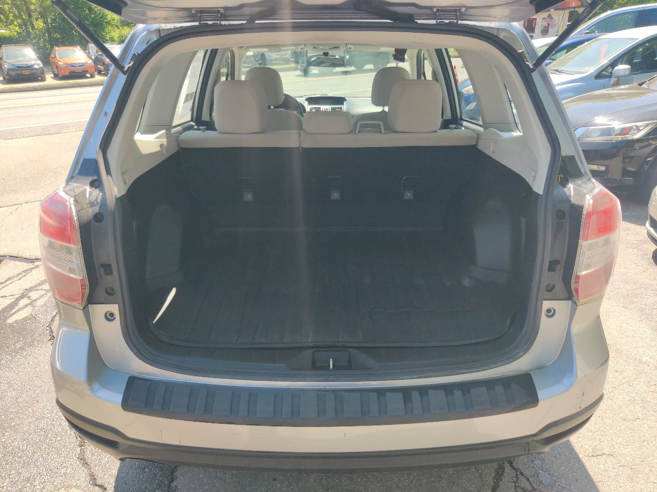 Used 2015 Subaru Forester 2.5i w/ Alloy Wheel Package image 12