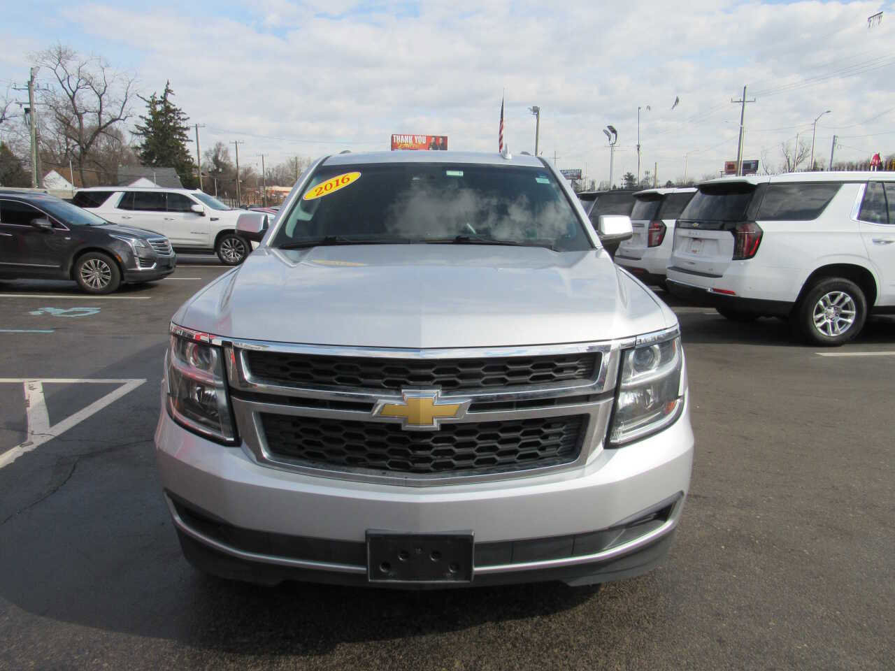 Used 2016 Chevrolet Tahoe LT image 2