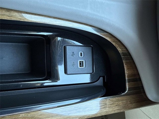 Certified 2024 Cadillac Escalade Premium Luxury Platinum w/ LPO, Floor Liner Package image 28