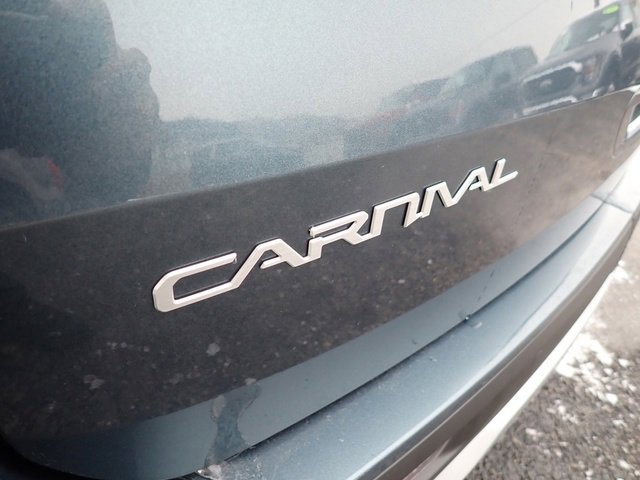 Used 2024 Kia Carnival EX image 6