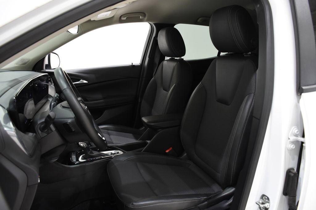 Used 2025 Buick Encore GX Preferred FWD image 21