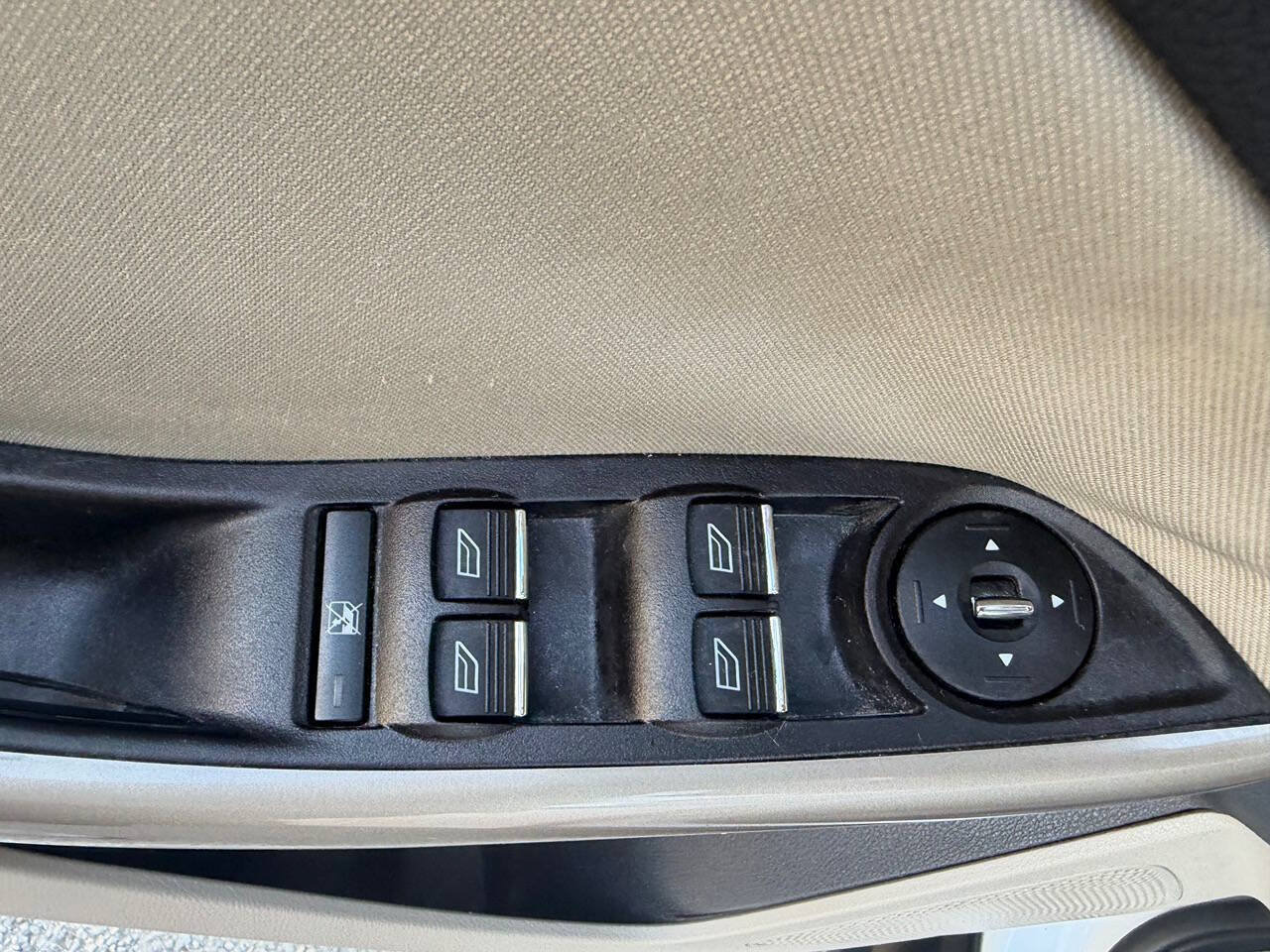 Used 2012 Ford Focus SEL FWD image 17